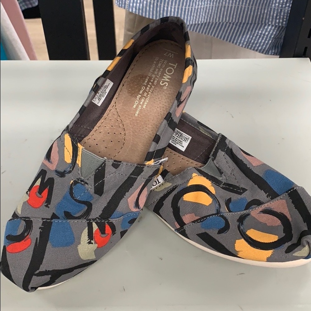 Toms